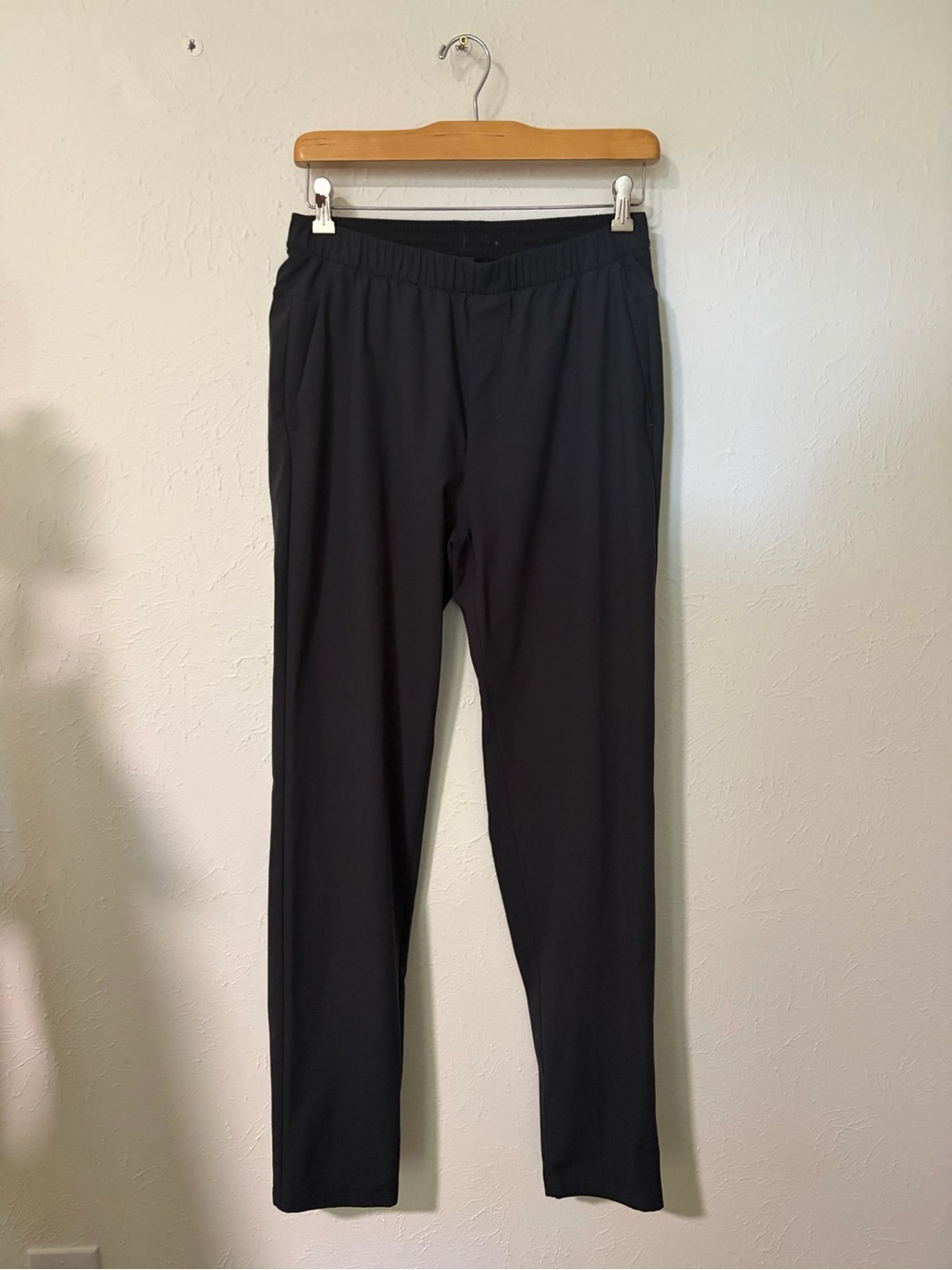 Lululemon Men's pants Size Medium